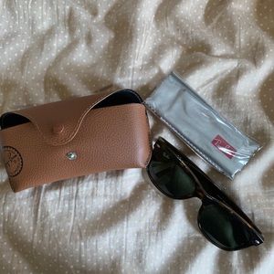 NWOT Women’s Ray Ban Tortoise Wayfarer